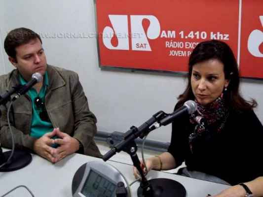 O engenheiro Gabriel Soares e a diretora Paula Violante em entrevista ao Jornal da Manhã