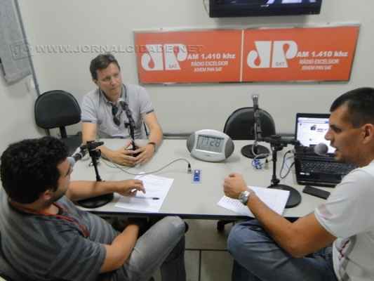 Tu Reginato, Antonio Archangelo e Ivo Rosalem em programa da Rádio Excelsior Jovem Pan 