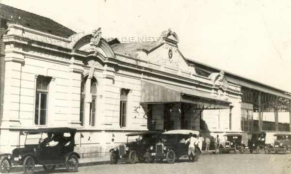 Na imagem, Estação Ferroviária de Rio Claro no período áureo da ferrovia paulista, na década de 20 (Foto: Arquivo Rio Claro)