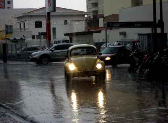 Na tarde dessa sexta-feira (19), Rio Claro registrou um volume de 1,4 mm de chuva, o que surpreendeu os munícipes