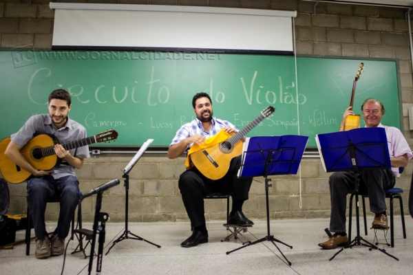 Circuito do Violão é uma associação de violonistas que tem como objetivo divulgar o violão na região