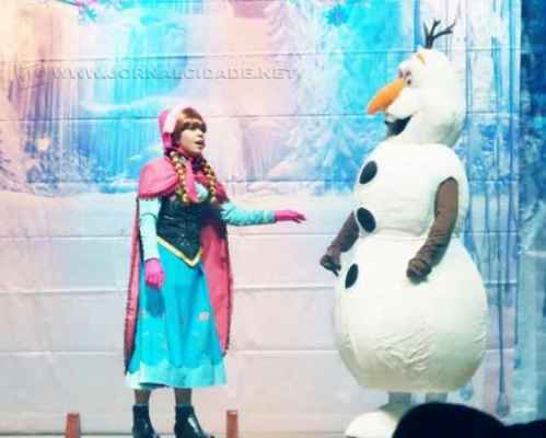 "Frozen - Uma Aventura no Gelo" é uma livre adaptação do cinema para o teatro