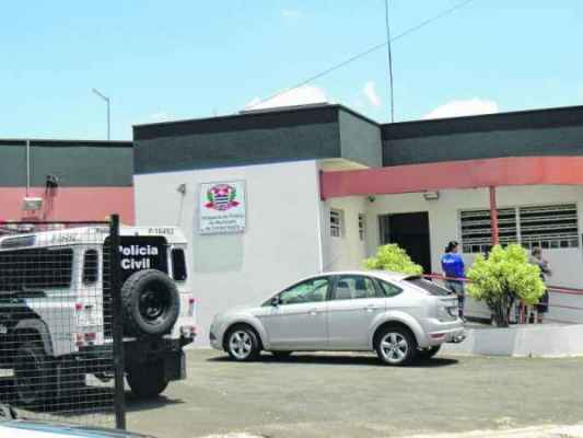 ‘A CASA CAIU’: bando acusado de roubo, furto e receptação foi preso e levado para a delegacia de Cordeirópolis