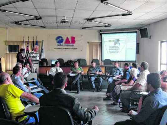 Integrantes do grupo de trabalho da FIA se reuniram nessa quarta-feira na sede da OAB-RC