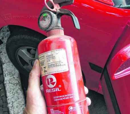 Veículos anteriores a 2005 devem trocar o extintor BC pelos equipamentos do tipo ABC