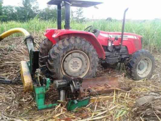 Acidente ocorreu na manhã desta quinta-feira (5)