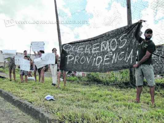 Periferia une forças e promove protesto para que o poder público atenda às necessidades do Novo Wenzel e Jd. Bonsucesso