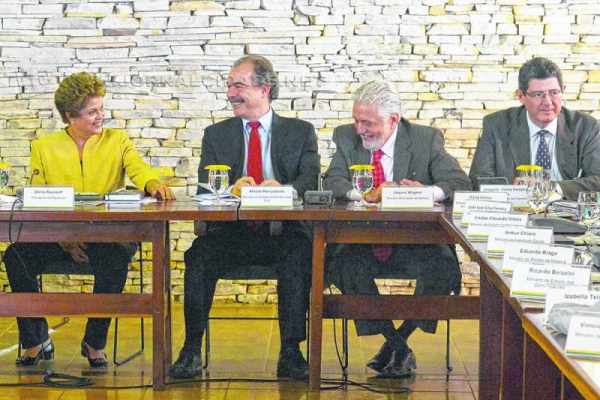 Sindicatos locais mencionam “pacote de maldades” anunciado pela presidente Dilma Rousseff recentemente