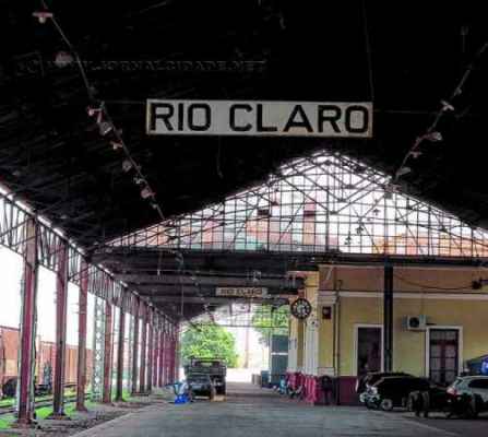 Vista do interior da antiga estação ferroviária, na Rua 1, Centro de Rio Claro