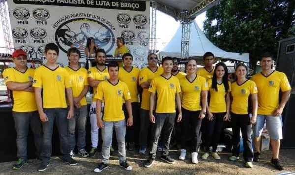 A equipe de Luta de Braço da Secretaria de Esportes e Lazer de Cordeirópolis se destaca na região