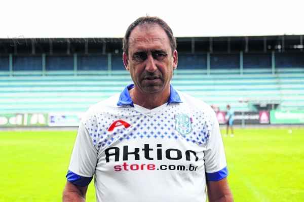 Luis dos Reis foi técnico do Marília no último estadual, mas depois de dois anos, ficou apenas três rodadas, após três derrotas (Foto: arquivo/Diário de Marília)