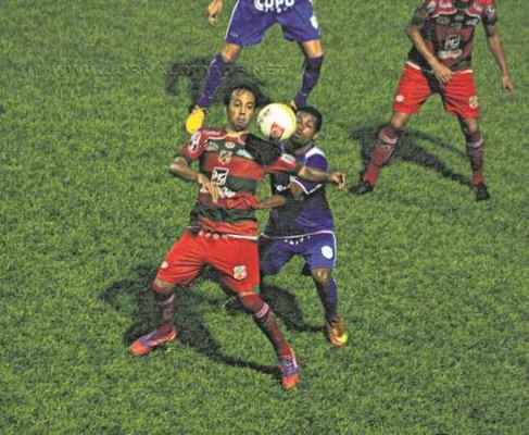 O meia-esquerda Luiz Henrique jogou no time do Velo Clube na temporada 2013 e depois foi para o futebol do Vietnã