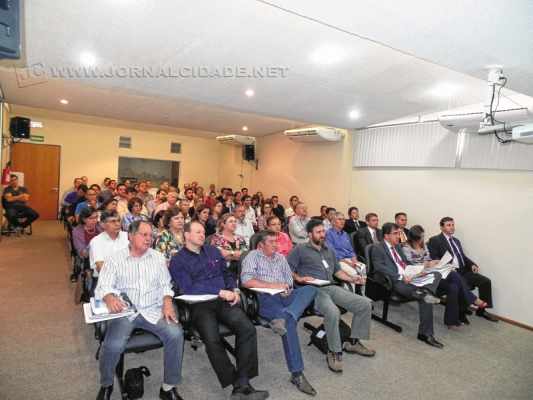 Reunião para discutir a poluição na sede do Gaema, em Piracicaba, reuniu 65 pessoas