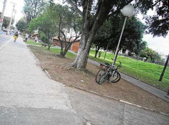Moradores sugerem instalação de bicicletários na Avenida Conde Francisco Matarazzo, em frente ao Shopping Rio Claro, segundo demandas cadastradas no Plano Diretor de Mobilidade Urbana