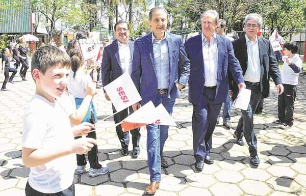 Paulo Skaf esteve em Rio Claro e participou de uma homenagem ao ex-atleta Pedro Kleiner