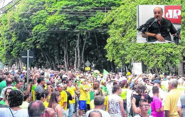 Centenas de pessoas participaram das manifestações anteriores. No detalhe, Luiz Jardim, um dos organizadores do evento