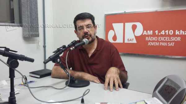 O professor e doutor José Luiz Riani Costa coordena programa oferecido a pacientes com Alzheimer na Unesp Rio Claro