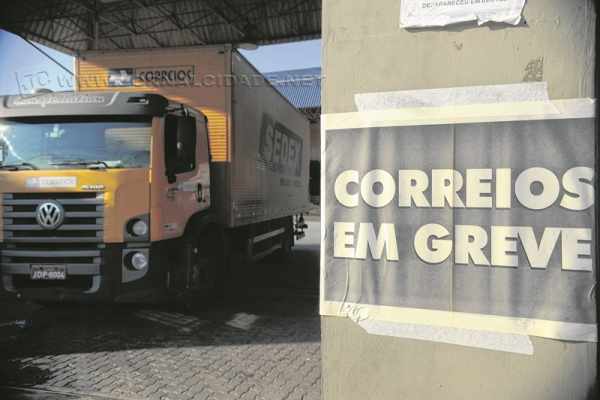 Greve dos servidores atinge principalmente os centros de distribuição (Foto: Fernando Frazão/ Agência Brasil)