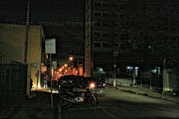 BREU - Área central da Cidade Azul ainda conta com diversos pontos de extrema escuridão