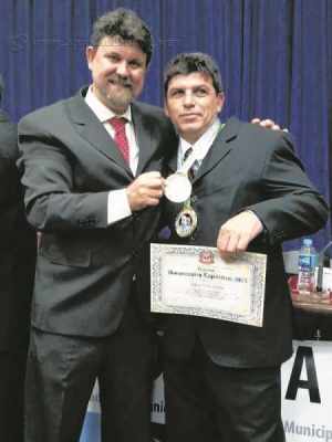 Taylor Lima esteve na Assembleia Legislativa do Estado de São Paulo no último dia 28 para receber diploma de Homenagem Esportiva 2015