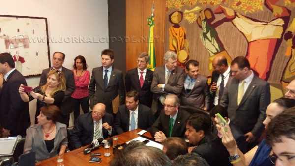 Pedido de impeachment foi entregue ao presidente da Câmara, deputado Eduardo Cunha (Foto Fábio Paiva)