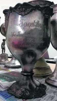 Na imagem de divulgação, a “ Taça Briscoe”, primeira conquista do Velo Clube na década de 20