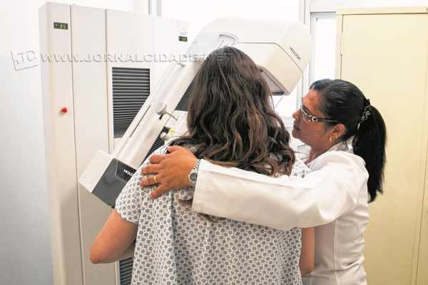 Rede pública de saúde oferece o exame mamográfico para todas as mulheres  (Imagem: Edson Lopes Jr./ GESP)