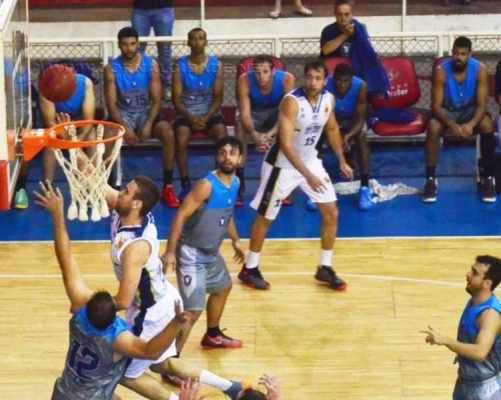 Após duas derrotas, o São José venceu a primeira em casa. Time rio-clarense acumula quatro derrotas seguidas no NBB 8 (Foto: Tião Martins/PMSJC)