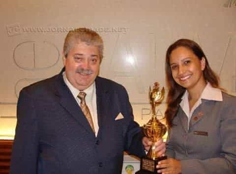 Na foto, Silvinho Star sendo homenageado durante premiação (Foto: Divulgação)