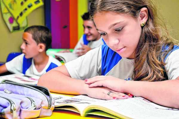 Os alunos da rede municipal de ensino vão encerrar o ano letivo de 2015 no dia 18 de dezembro