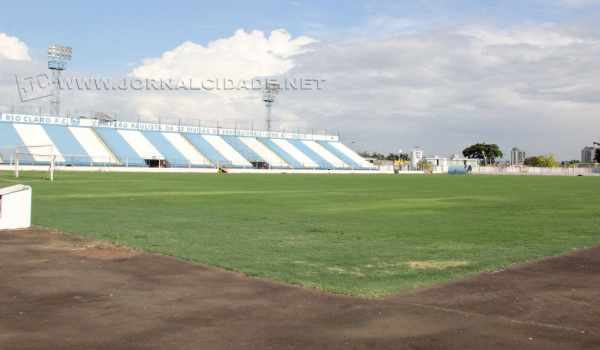 No Schmidtão, o laudo foi aprovado, mas é necessária a instalação dos hidrantes na arquibancada coberta e das barras antipânico nos portões