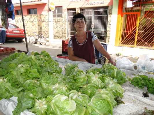 Maria Carrocher trabalha na Feira de São Benedito e diz sentir muito os efeitos da chuva