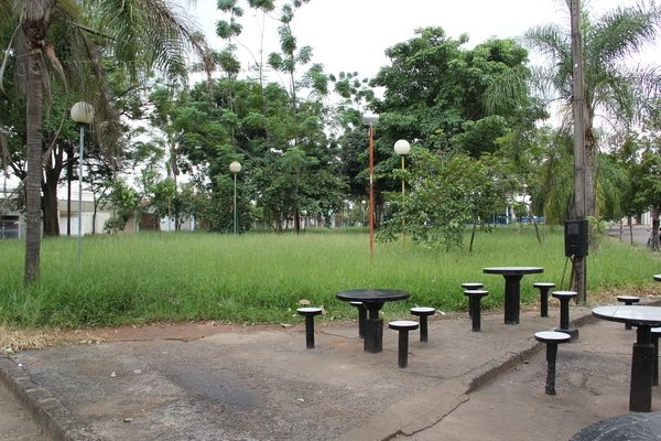 Situação da Praça Victória Bonini Francelin, na Rua 3-A, foi sugerida por leitor do Jornal Cidade via WhatsApp