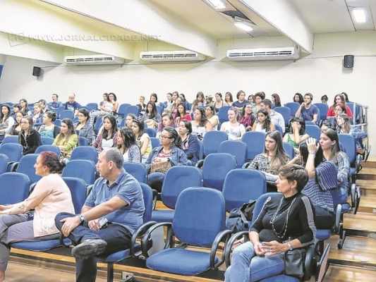 Alunos ingressantes do Instituto de Biociências da Unesp de Rio Claro participam de atividade de recepção. Programação continua ao longo do mês de março