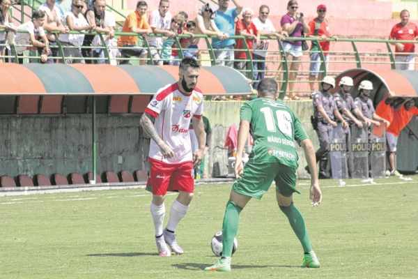 O atacante Leleco não jogou contra o Votuporanguense por estar com suspeita de virose