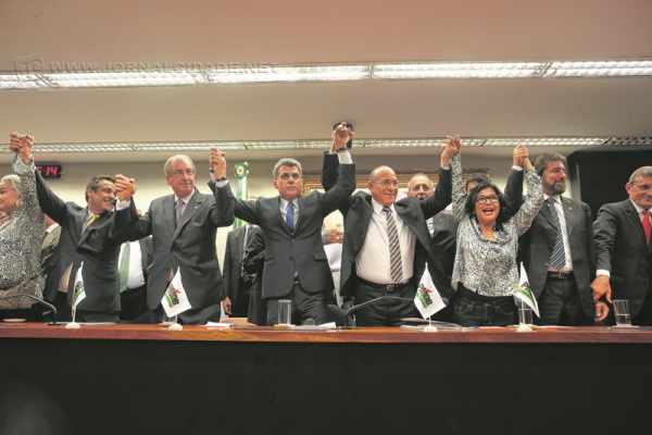 Decisão, por aclamação, de desembarque do PMDB do governo federal de Dilma Rousseff (foto: assessoria de imprensa do PMDB)