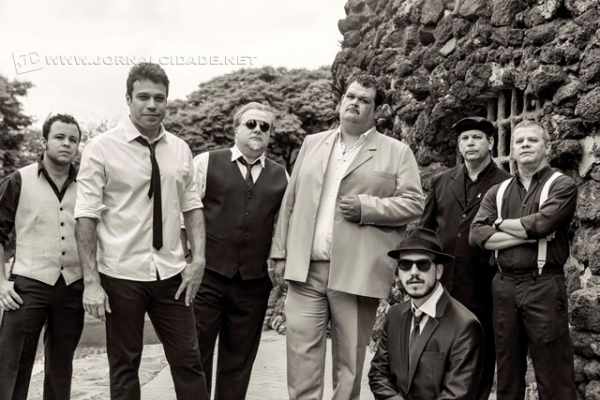 A banda Monallizza, de Santa Gertrudes, faz show neste sábado (23), a partir das 22 horas, no Bar da Montanha, em tributo a Tim Maia. O bar fica na cidade de Limeira, na Avenida Laranjeiras 2.604, Parque Egisto Ragazzo.