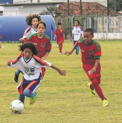 Na categoria sub 11, o Rio Claro FC enfrentou o AE Velo Clube e empatou por 2x2 no Schmidtão