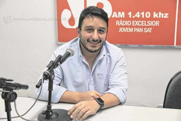 Leonardo Raposo esteve também no Jornal da Manhã, da Rádio Excelsior Jovem Pan, e falou sobre a sua expectativa pela revista