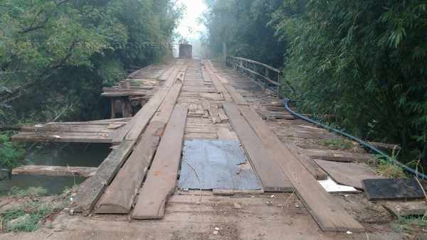 Na foto enviada por leitora, ponte que passa sobre o Rio Corumbataí na região do Distrito de Batovi