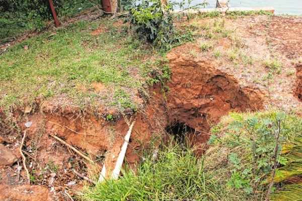 A erosão de grande proporção também é comentada