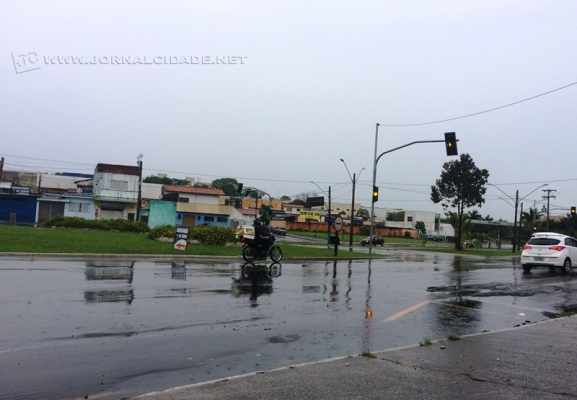 Segunda-feira amanheceu chovendo em toda cidade de Rio Claro