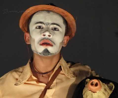 A Cia Tempero D’Alma de Artes Cênicas apresenta domingo (13), a partir das 20 horas, no Centro Cultural “Roberto Palmari”, localizado na Rua 2, 2.880, no bairro Vila Operária, em Rio Claro, a peça “O Santo e a Porca”, de Ariano Suassuna. A apresentação integra a Mostra Teatral 2016, organizada pela companhia.