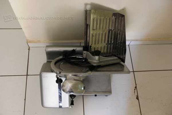 Em um imóvel no Mirassol, cortador de frios foi recuperado