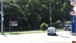 A Avenida Visconde do Rio Claro tem início na Avenida 32, ao lado do Lago Azul