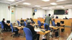 Sem a presença do atual presidente, que estaria em Brasília, o vereador Julinho Lopes (PP) presidiu a sessão dessa quarta (30)