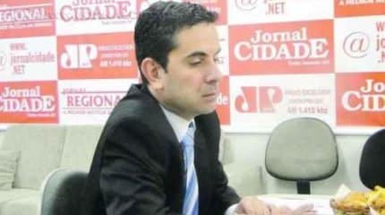 O advogado Maurício Wetten Lanzoni, especialista em Direito do Trabalho, fala sobre a Lei das Domésticas ao Café JC