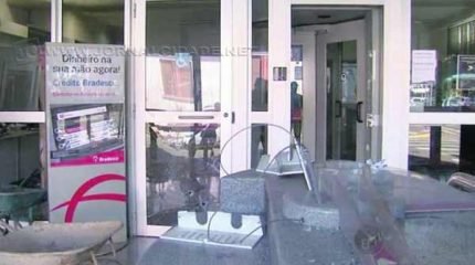 Grupo estourou caixa eletrônico no município de Iracemápolis. Polícia apreendeu explosivos em uma propriedade rural