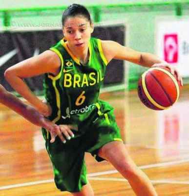Tássia já passou pela seleção brasileira e tem como objetivo retornar ao time nacional