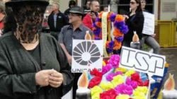 Velório simbólico fez parte da manifestação na entrada da universidade
